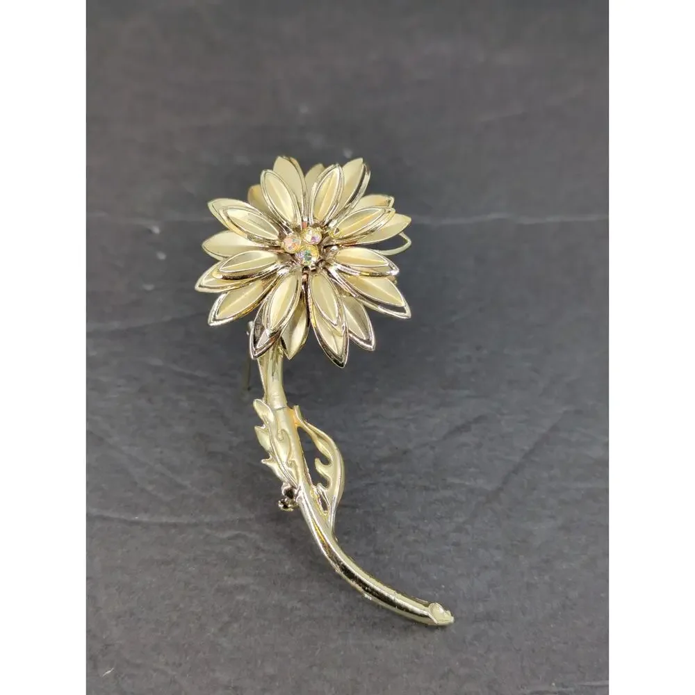 Vintage Gold Tone Layered Flower Floral Brooch Pin Mid-Century Glam Retro